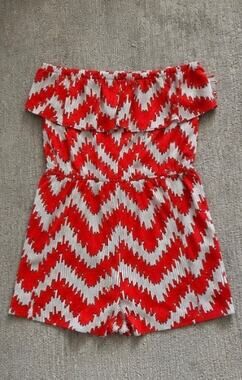 Kii Women’s Off-the-Shoulder Romper Size Medium Orange White Print Strapless Sum